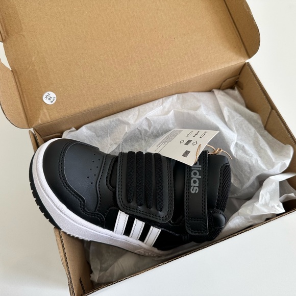 Adidas sneakers toddler size 8 k ( final sale no return ) - Picture 3 of 5